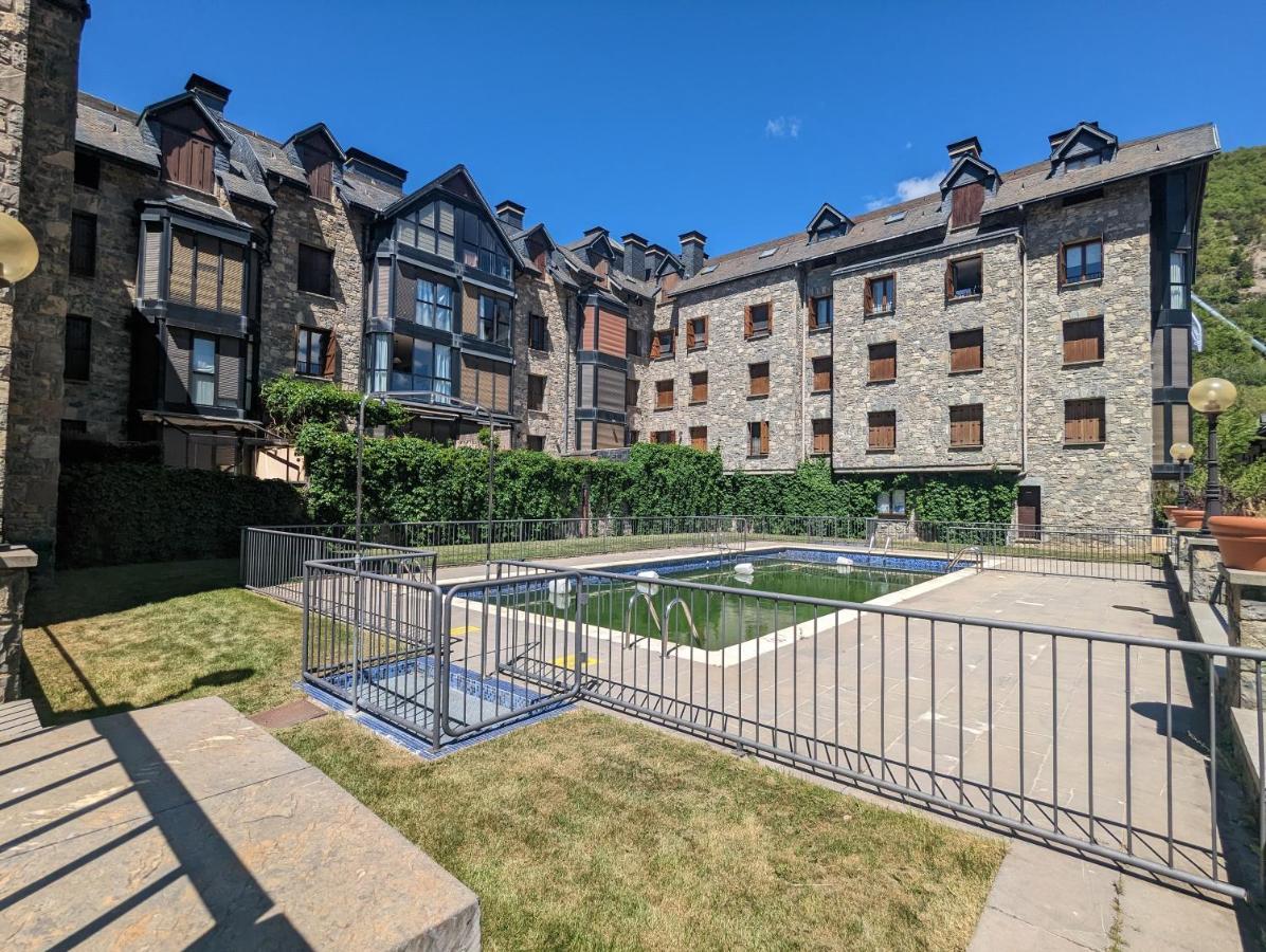 Piso Grande La Vina Appartement Biescas  Buitenkant foto