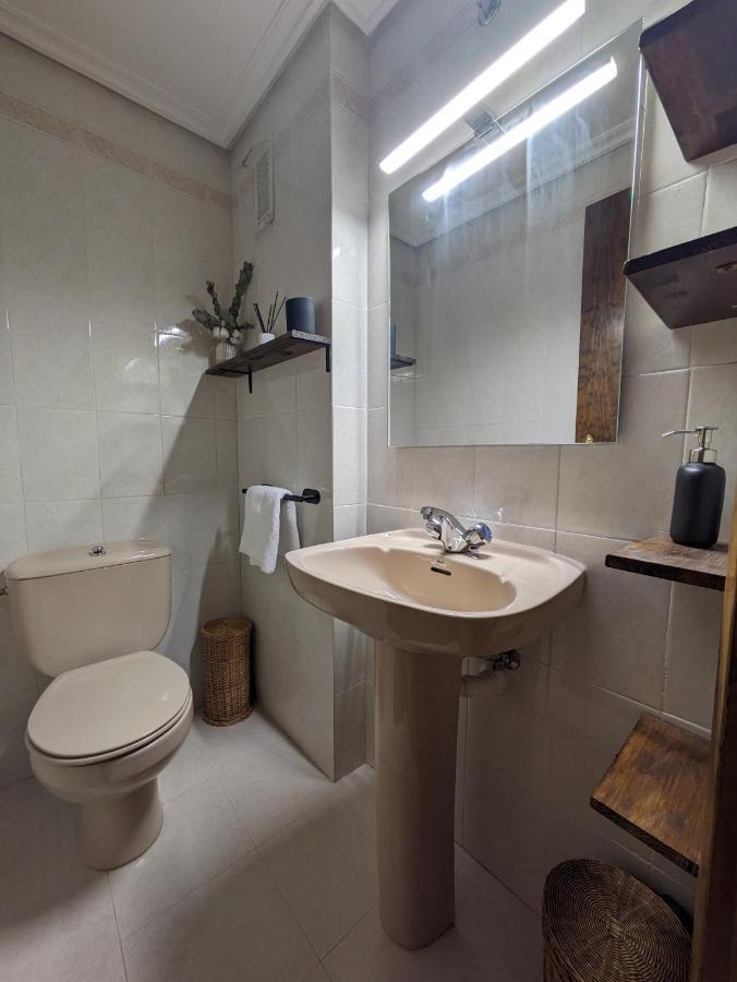 Piso Grande La Vina Appartement Biescas  Buitenkant foto