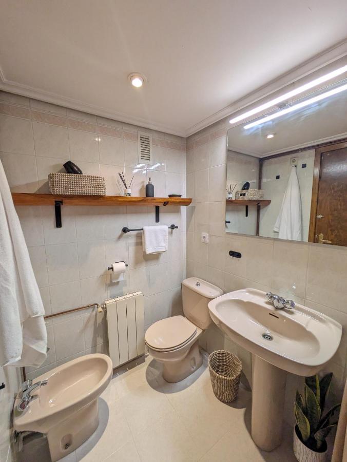 Piso Grande La Vina Appartement Biescas  Buitenkant foto