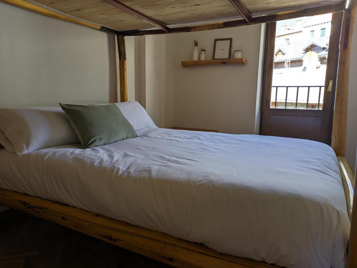 Piso Grande La Vina Appartement Biescas  Buitenkant foto