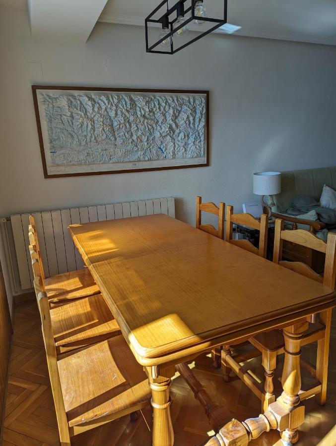 Piso Grande La Vina Appartement Biescas  Buitenkant foto
