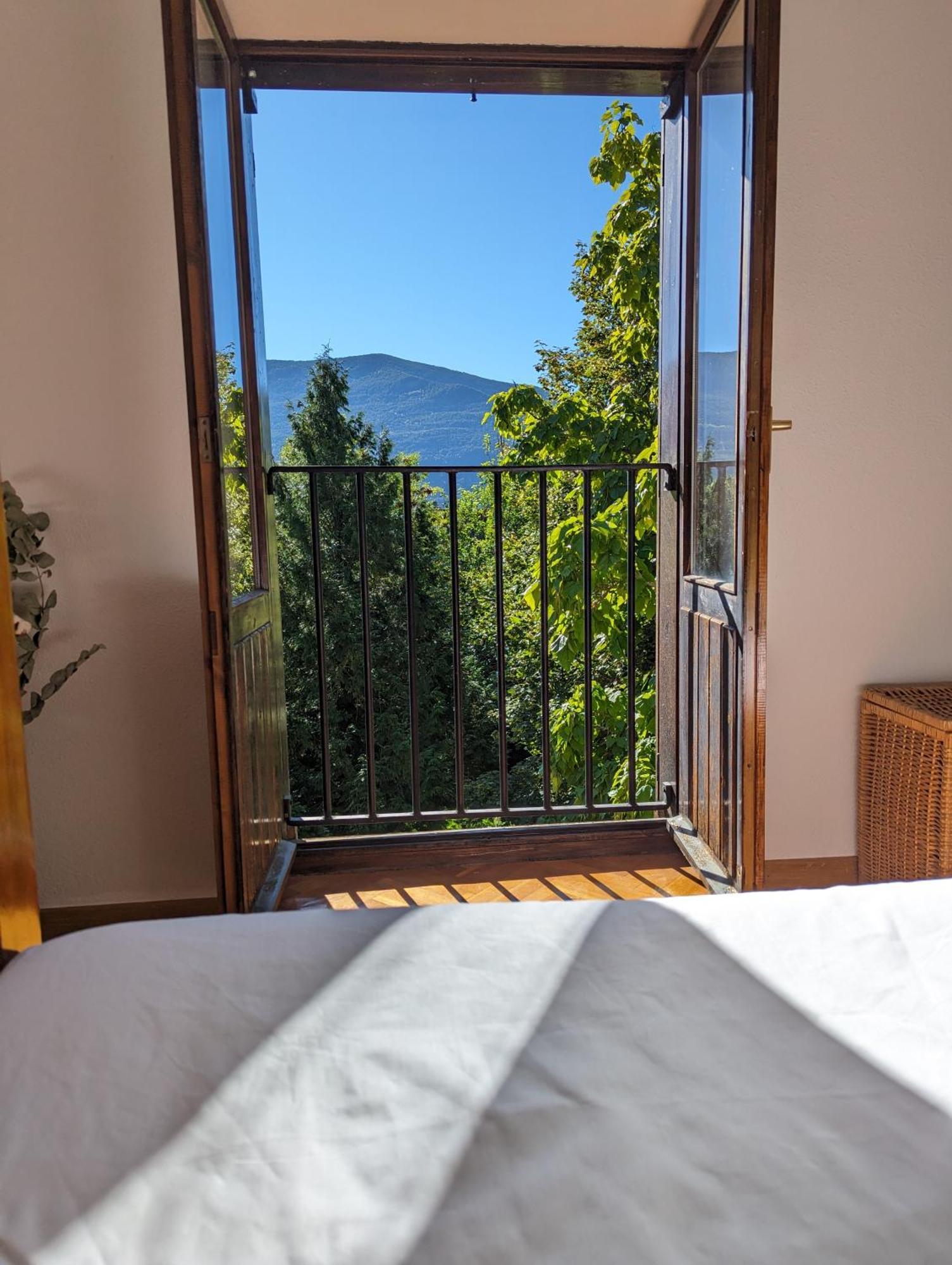 Piso Grande La Vina Appartement Biescas  Buitenkant foto
